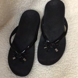 VIONIC BELLA BLK PATENT BOW ORTHO 7